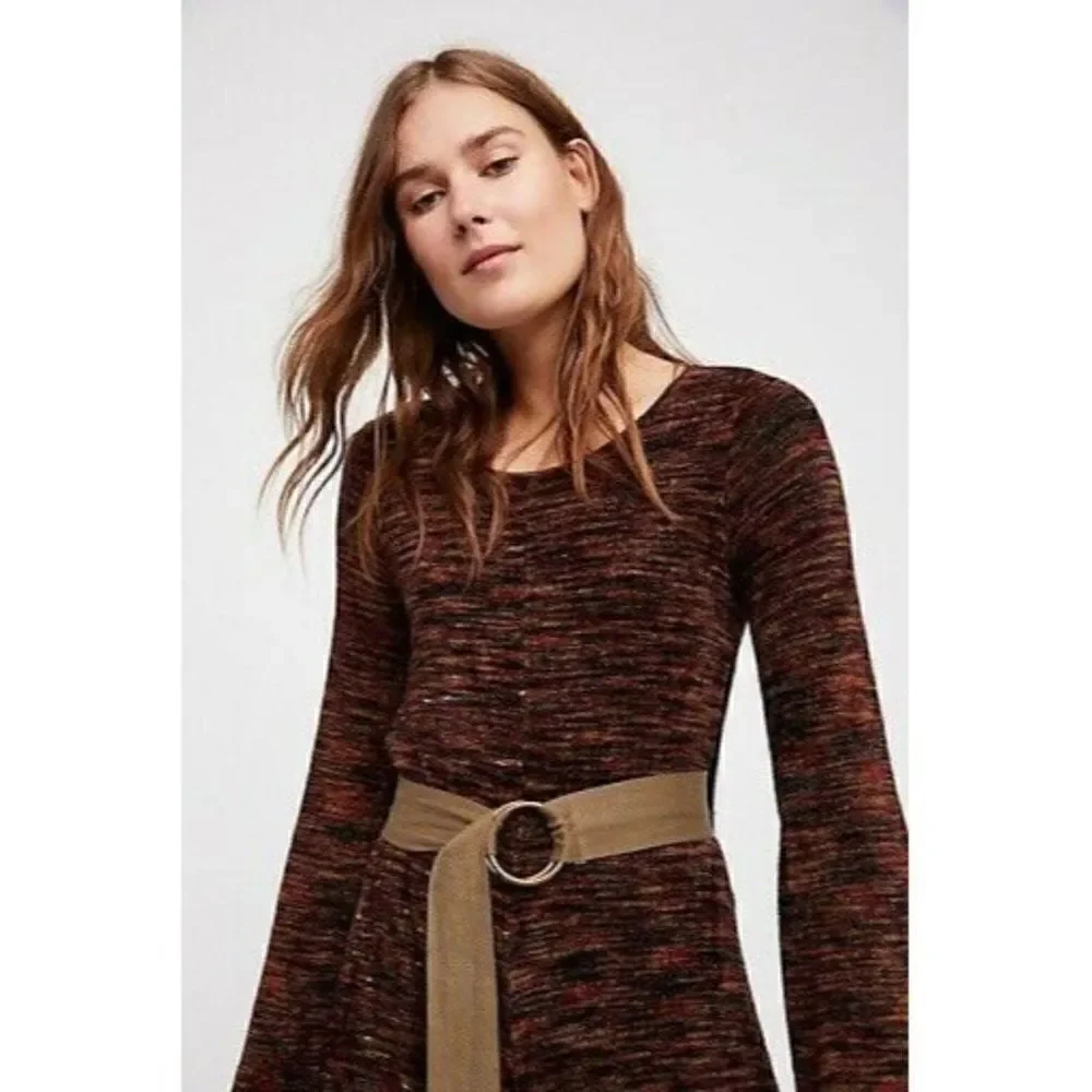 Free People across without